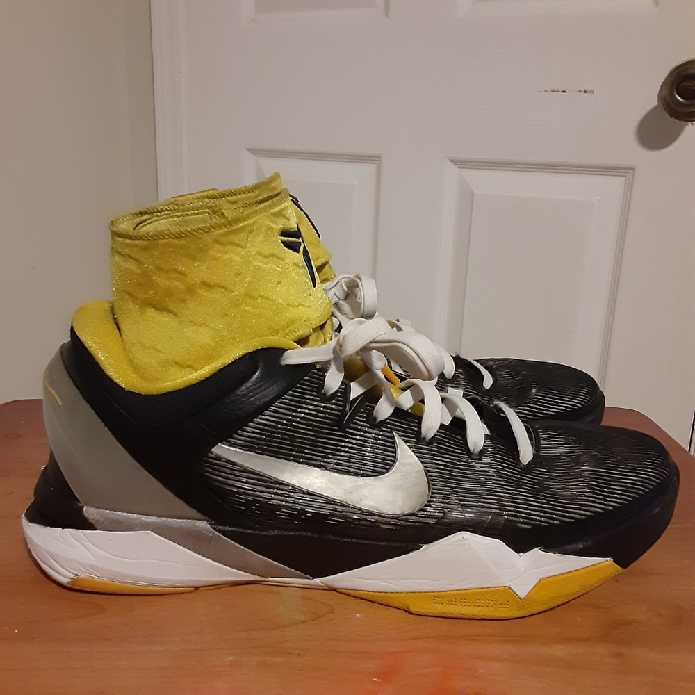 Kobe 7 Supreme Del Sol